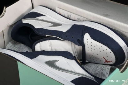 1 Midnight Jordan Navy Low SB 1009